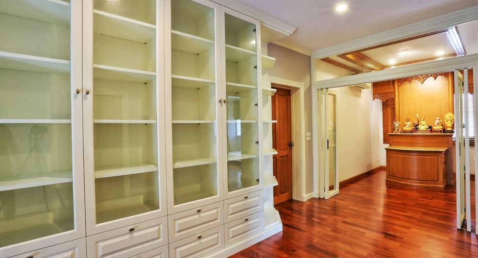 For sale 4 bedrooms house in Bang Kruai, Nonthaburi
