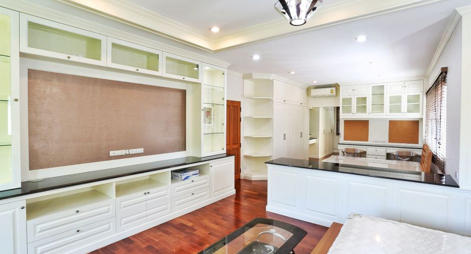For sale 4 bedrooms house in Bang Kruai, Nonthaburi