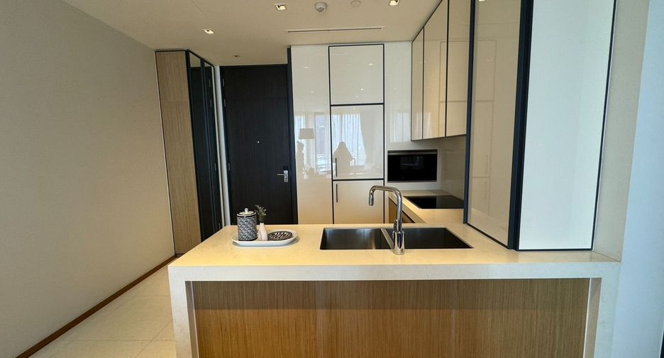 For rent 2 bedrooms condo in Khlong Toei, Bangkok