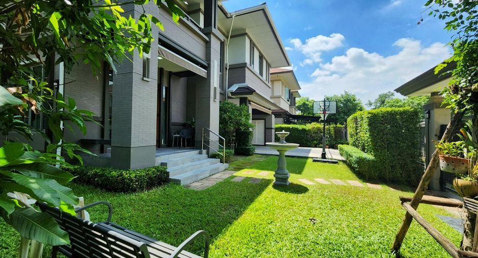 For sale 4 bedrooms house in Taling Chan, Bangkok