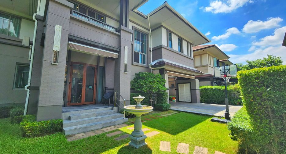 For sale 4 bedrooms house in Taling Chan, Bangkok