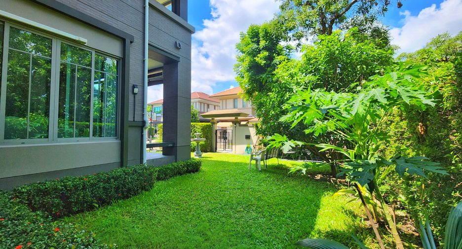 For sale 4 bedrooms house in Taling Chan, Bangkok