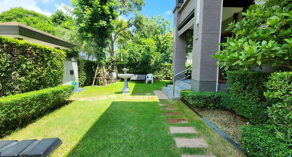 For sale 4 bedrooms house in Taling Chan, Bangkok