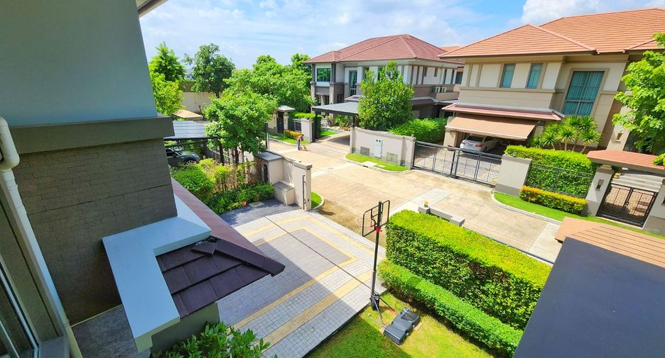 For sale 4 bedrooms house in Taling Chan, Bangkok