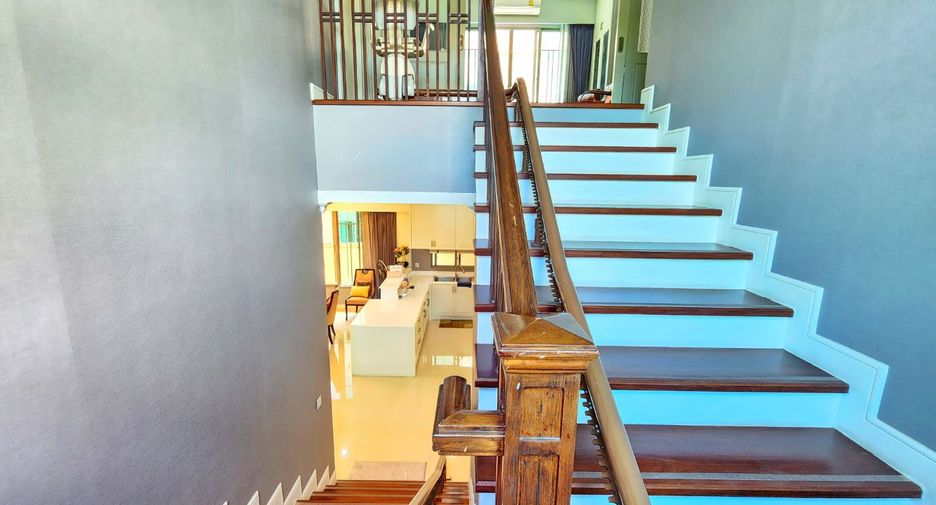 For sale 4 bedrooms house in Taling Chan, Bangkok