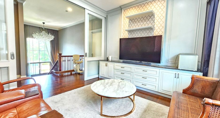 For sale 4 bedrooms house in Taling Chan, Bangkok