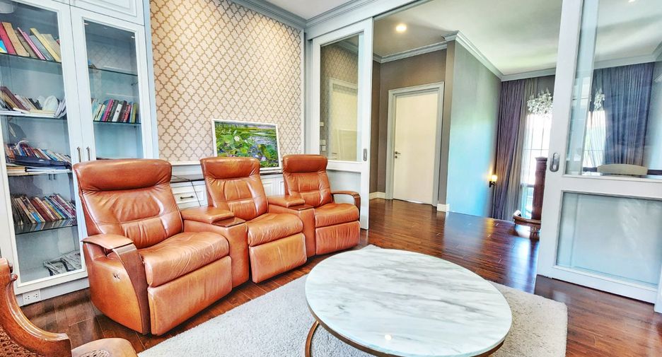 For sale 4 bedrooms house in Taling Chan, Bangkok