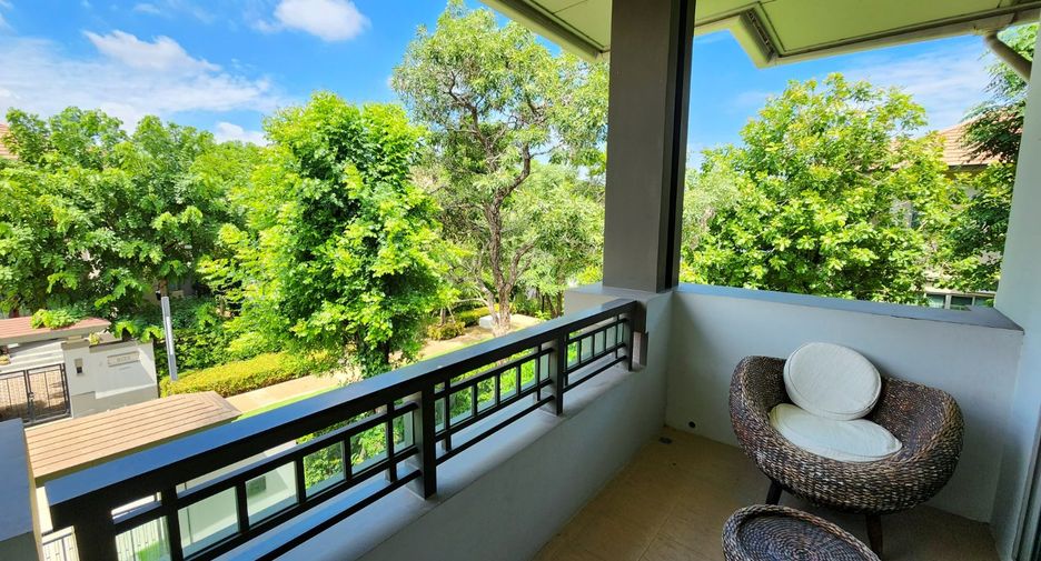 For sale 4 bedrooms house in Taling Chan, Bangkok