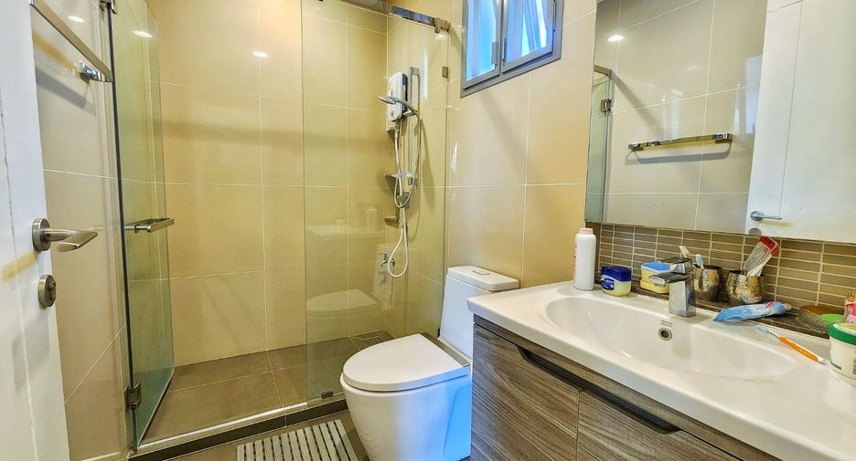 For sale 4 bedrooms house in Taling Chan, Bangkok
