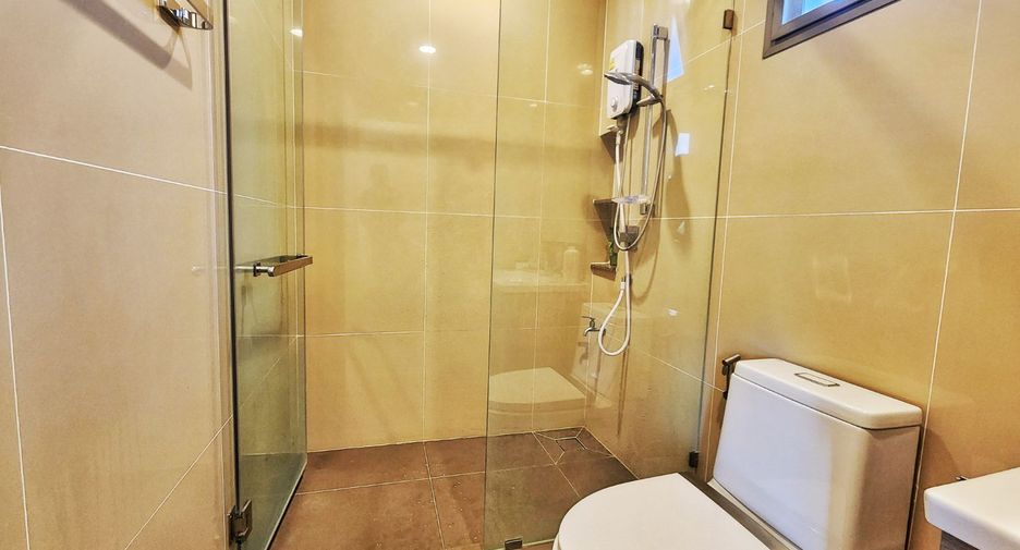 For sale 4 bedrooms house in Taling Chan, Bangkok