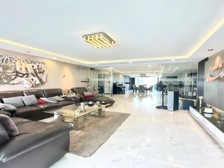 For sale 4 bed condo in Khlong Toei, Bangkok