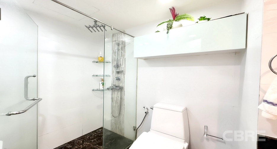 For sale 4 bedrooms condo in Khlong Toei, Bangkok