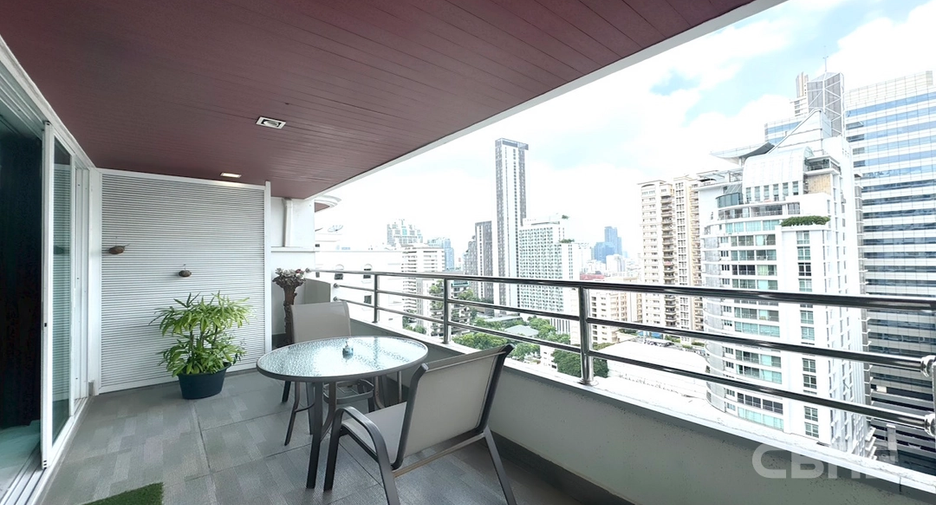 For sale 4 bedrooms condo in Khlong Toei, Bangkok
