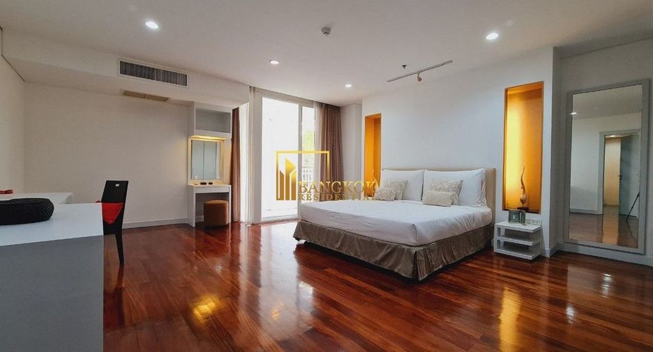 For rent 3 bedrooms apartment in Watthana, Bangkok