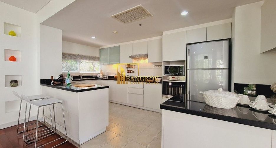 For rent 3 bedrooms apartment in Watthana, Bangkok