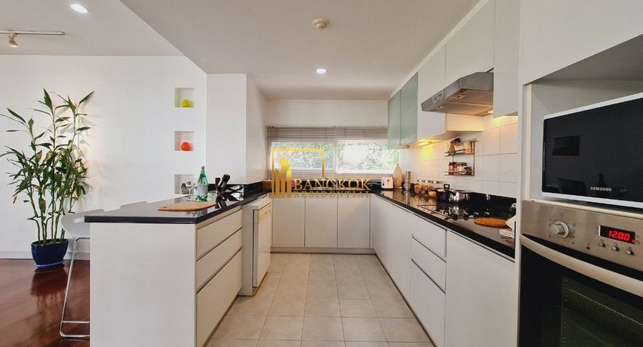For rent 3 bedrooms apartment in Watthana, Bangkok