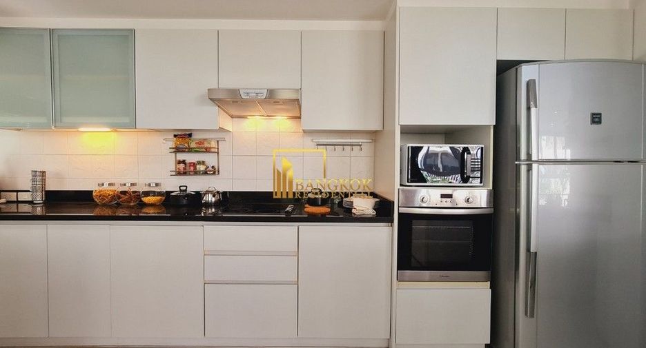 For rent 3 bedrooms apartment in Watthana, Bangkok