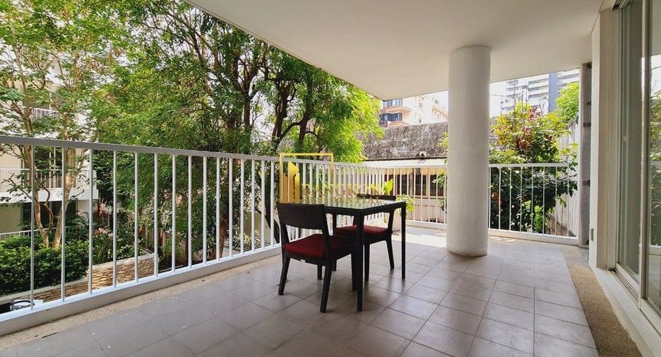 For rent 3 bedrooms apartment in Watthana, Bangkok