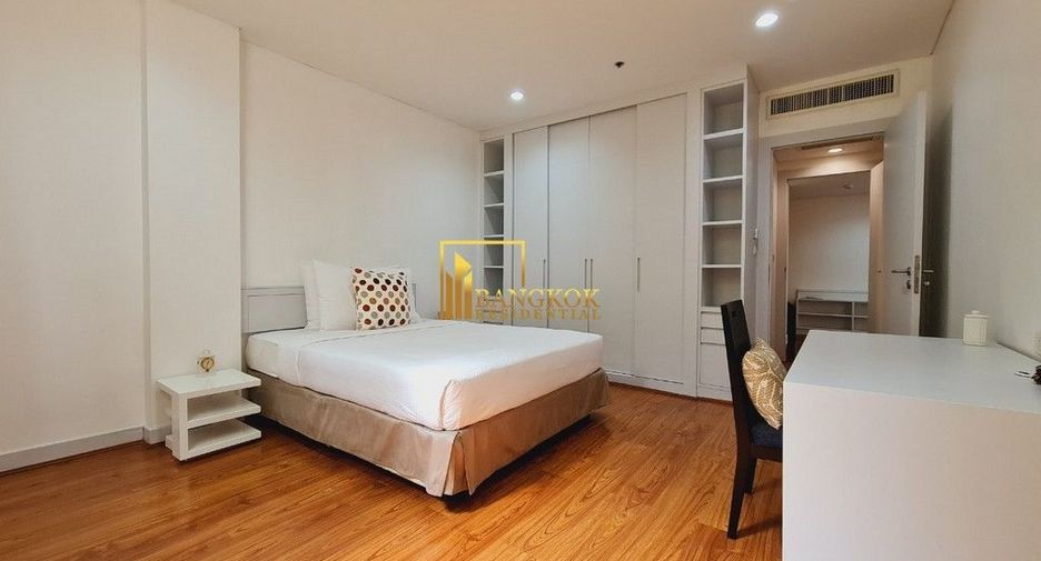 For rent 3 bedrooms apartment in Watthana, Bangkok