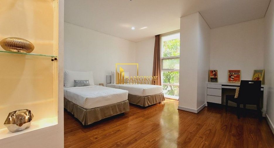 For rent 3 bedrooms apartment in Watthana, Bangkok
