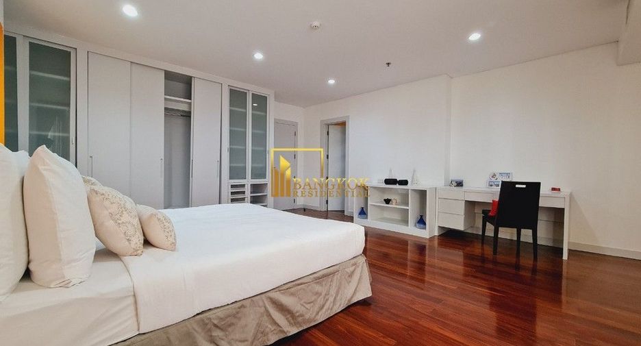 For rent 3 bedrooms apartment in Watthana, Bangkok