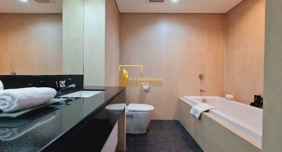 For rent 3 bedrooms apartment in Watthana, Bangkok