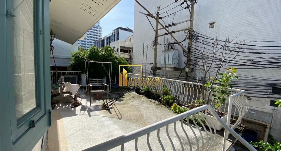 Casa en alquiler de 4 habitaciones en Khlong Toei, Bangkok