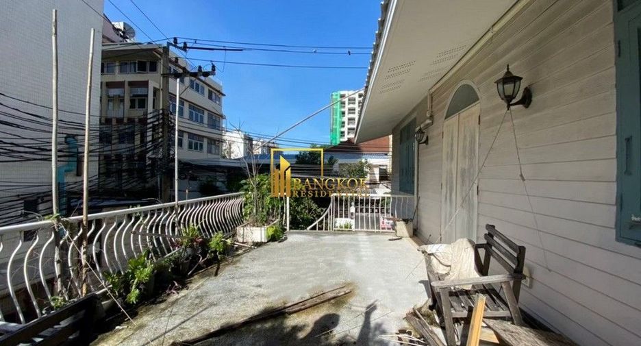 Casa en alquiler de 4 habitaciones en Khlong Toei, Bangkok