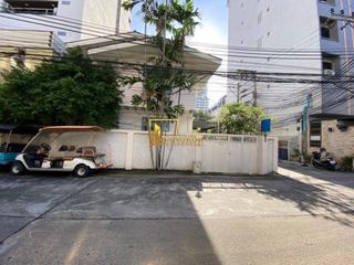 Casa en alquiler de 4 habitaciones en Khlong Toei, Bangkok