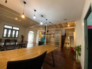 Casa en alquiler de 4 habitaciones en Khlong Toei, Bangkok