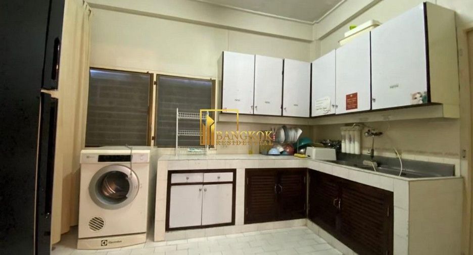 Casa en alquiler de 4 habitaciones en Khlong Toei, Bangkok
