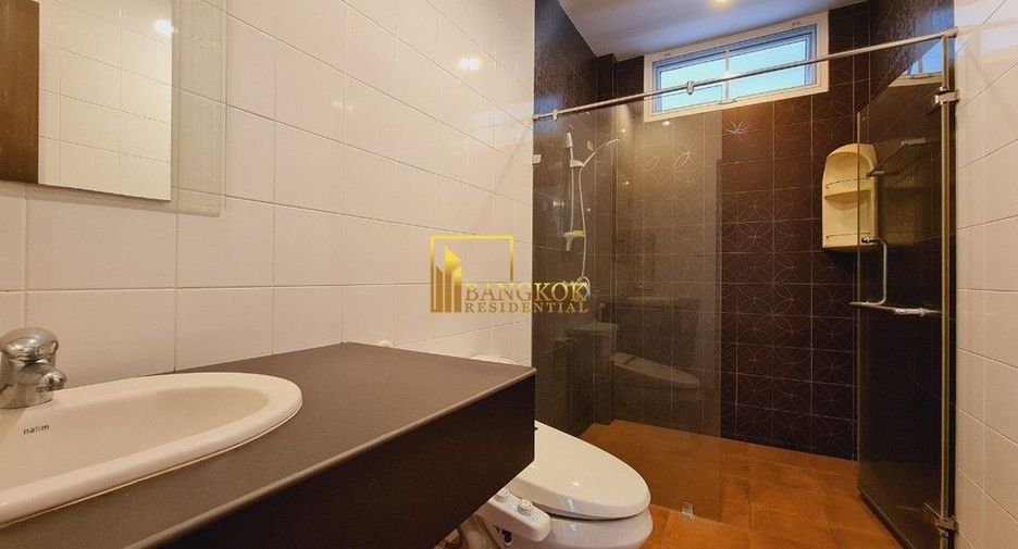 Apartamento en alquiler de 3 habitaciones en Khlong Toei, Bangkok
