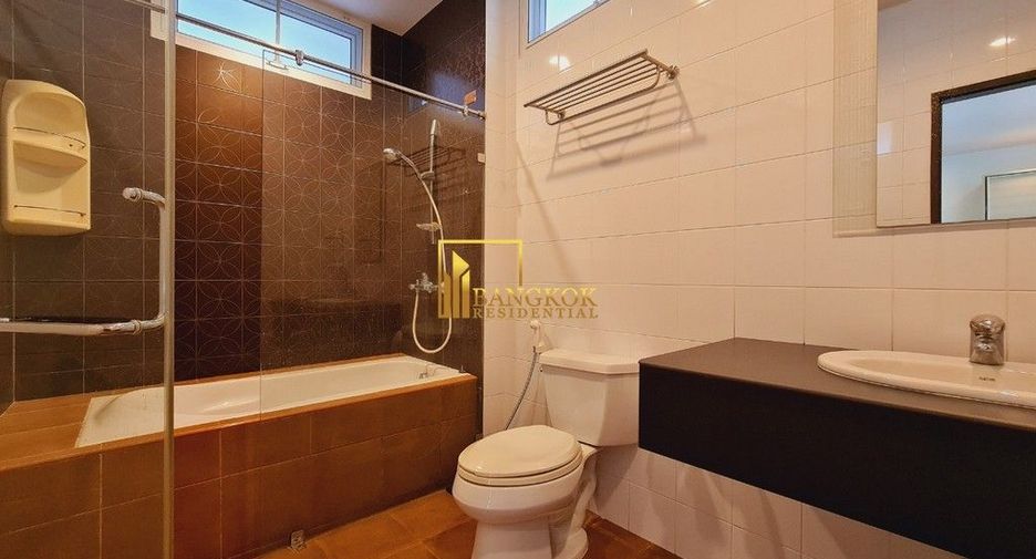 Apartamento en alquiler de 3 habitaciones en Khlong Toei, Bangkok