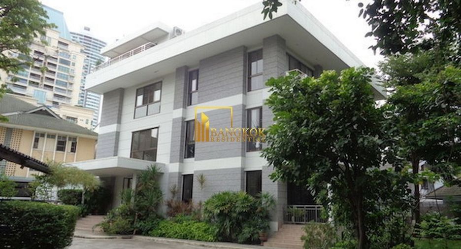 Apartamento en alquiler de 3 habitaciones en Khlong Toei, Bangkok
