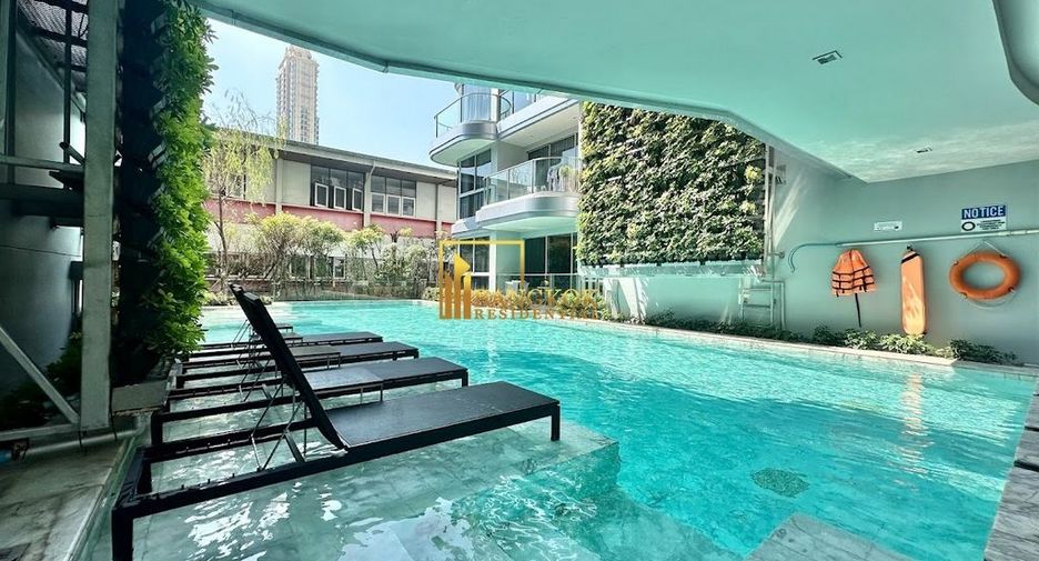 For rent 2 bedrooms condo in Watthana, Bangkok