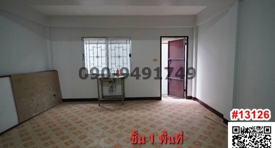 For sale 4 bedrooms retail Space in Lat Krabang, Bangkok