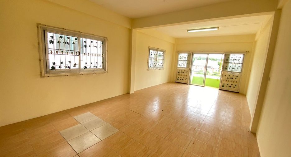 For sale 4 bedrooms retail Space in Mueang Rayong, Rayong