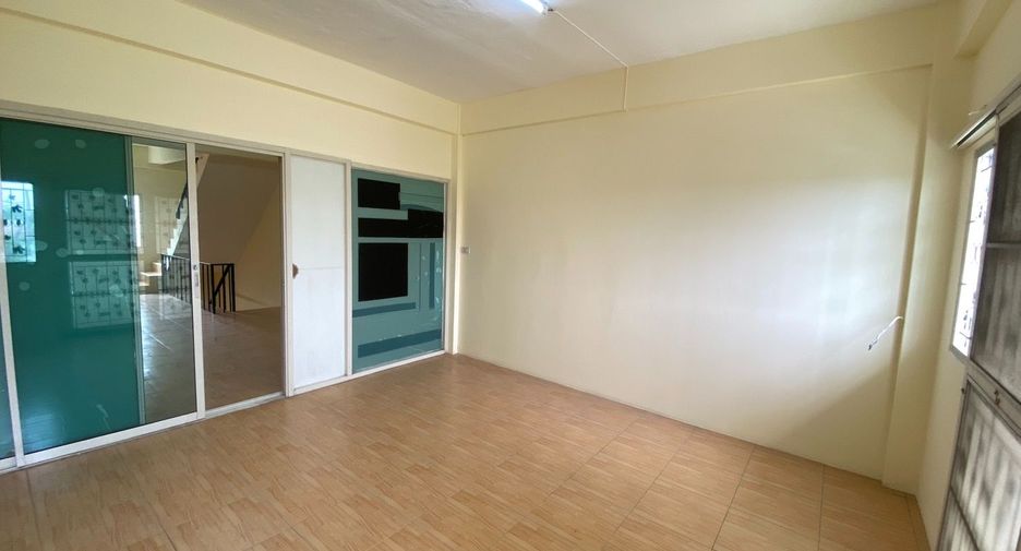 For sale 4 bedrooms retail Space in Mueang Rayong, Rayong