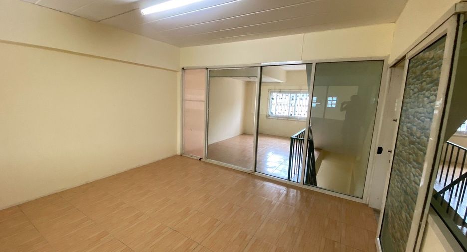 For sale 4 bedrooms retail Space in Mueang Rayong, Rayong