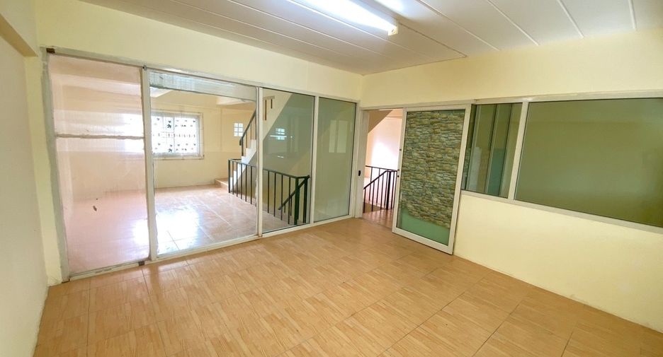 For sale 4 bedrooms retail Space in Mueang Rayong, Rayong