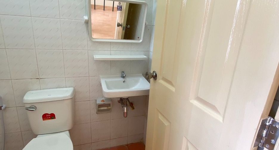 For sale 4 bedrooms retail Space in Mueang Rayong, Rayong