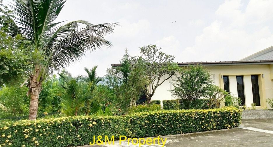 For sale 3 bedrooms house in Cha Am, Phetchaburi