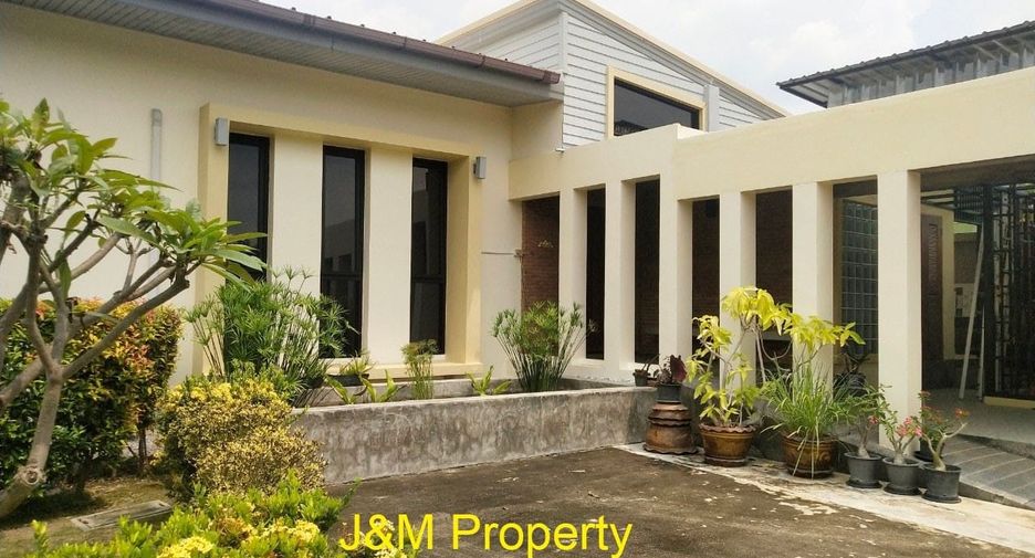 For sale 3 bedrooms house in Cha Am, Phetchaburi