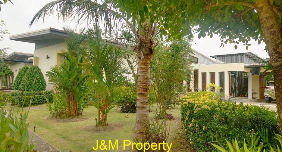 For sale 3 bedrooms house in Cha Am, Phetchaburi