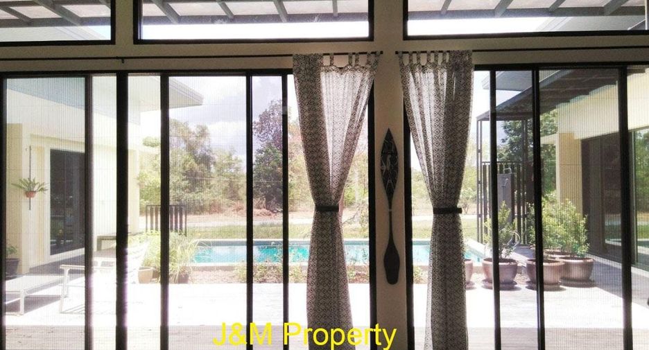 For sale 3 bedrooms house in Cha Am, Phetchaburi