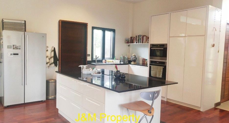 For sale 3 bedrooms house in Cha Am, Phetchaburi