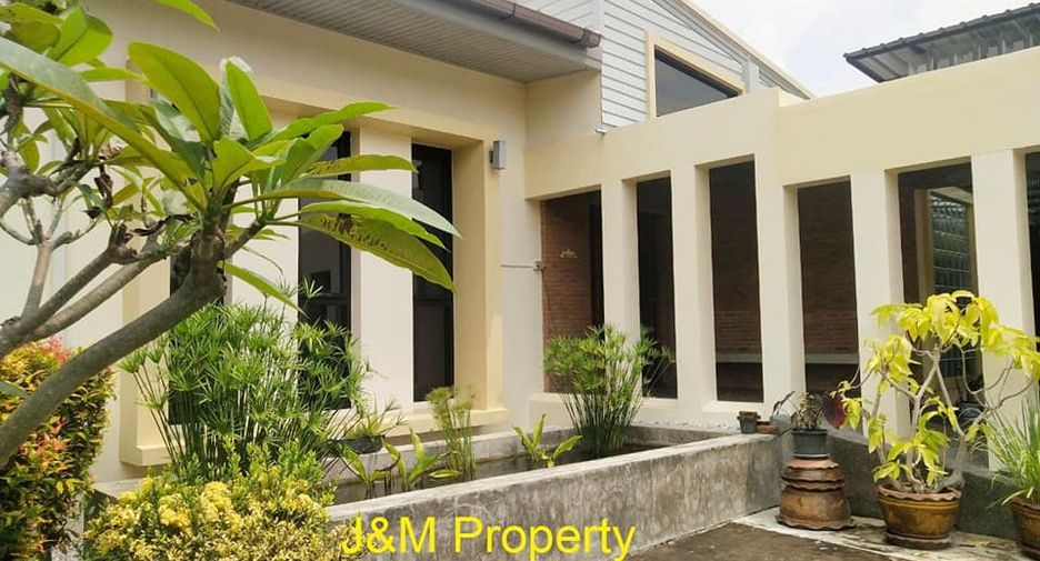 For sale 3 bedrooms house in Cha Am, Phetchaburi