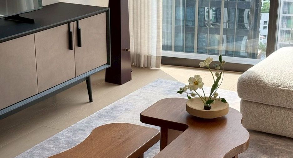 For sale 4 bedrooms condo in Khlong Toei, Bangkok