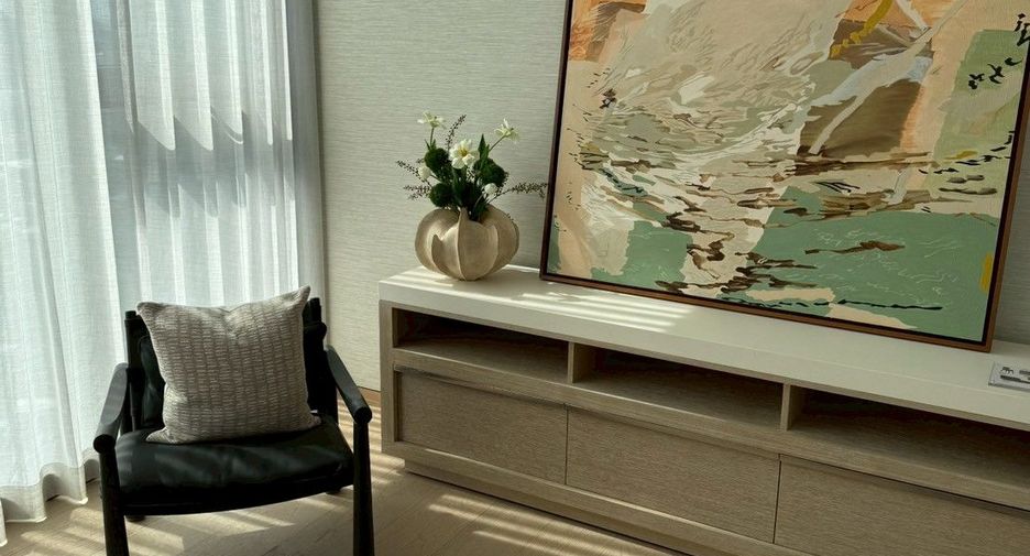 For sale 4 bedrooms condo in Khlong Toei, Bangkok