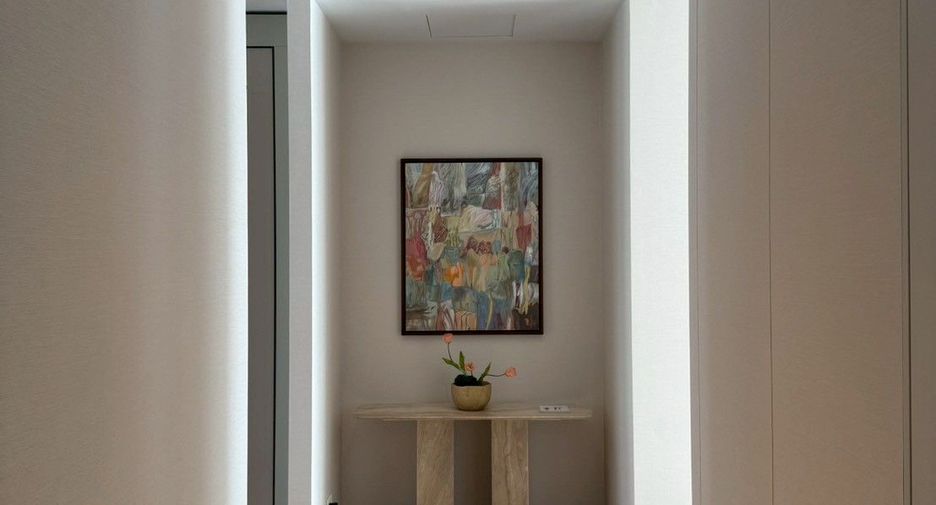 For sale 4 bedrooms condo in Khlong Toei, Bangkok